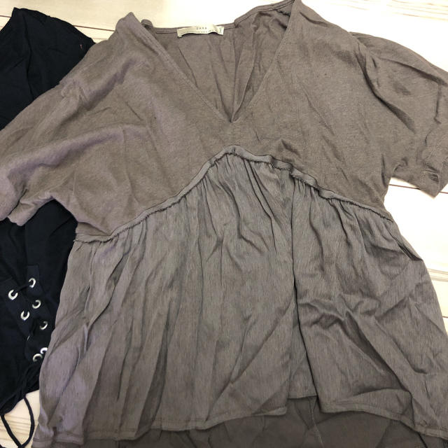 ZARA(ザラ)のトップス2枚 レディースのトップス(Tシャツ(半袖/袖なし))の商品写真