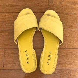 ザラ(ZARA)のZARA イエロー　サンダル  37(サンダル)