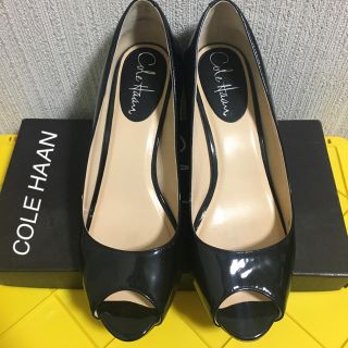 コールハーン(Cole Haan)のコールハーン　黒エナメルパンプス　美品(ハイヒール/パンプス)