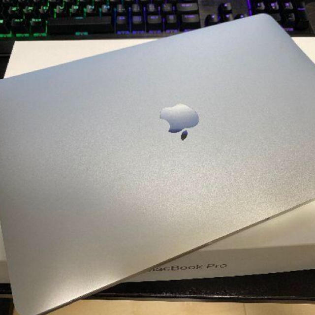 超美品 おまけ付 MacBook Pro 13 2017 8g 256gb