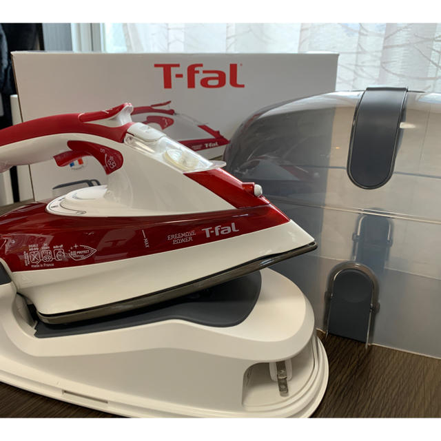 T-fal(ティファール)の【れなれな様専用】T−FAL FV9985J0 フリームーブ コードレスアイロン スマホ/家電/カメラの生活家電(アイロン)の商品写真