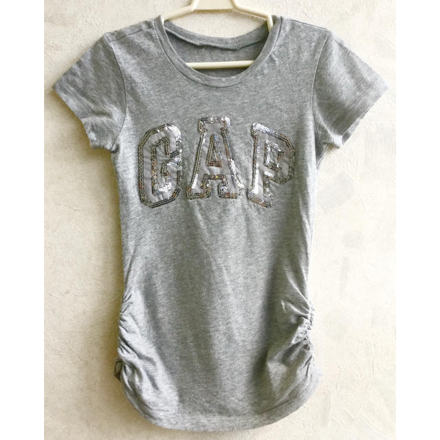 GAP(ギャップ)のGAP スパンコールTシャツ　130 キッズ/ベビー/マタニティのキッズ服女の子用(90cm~)(Tシャツ/カットソー)の商品写真
