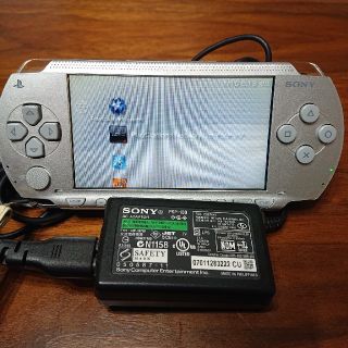 プレイステーションポータブル(PlayStation Portable)のSONY PSP-1000 シルバー(携帯用ゲーム機本体)