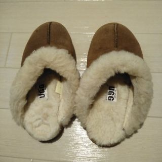 アグ(UGG)の【さらにお値下げ中！】SALE!　UGG　ルームシューズ　スリッパ　本革　ファー(スリッパ/ルームシューズ)