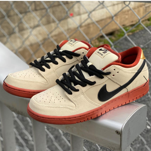 NIKE(ナイキ)の27cm NIKE SB DUNK LOW PRO MUSLIN モスリン メンズの靴/シューズ(スニーカー)の商品写真