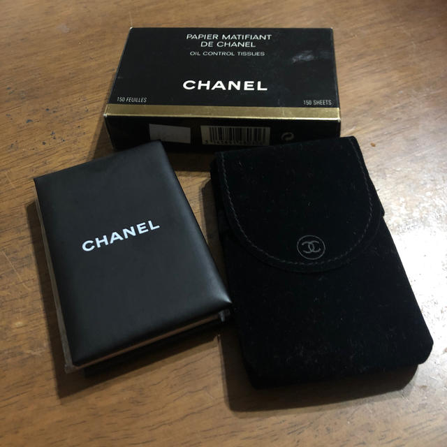 CHANEL(シャネル)のCHANEL あぶらとり紙　ミラー付き　新品 レディースのファッション小物(ミラー)の商品写真