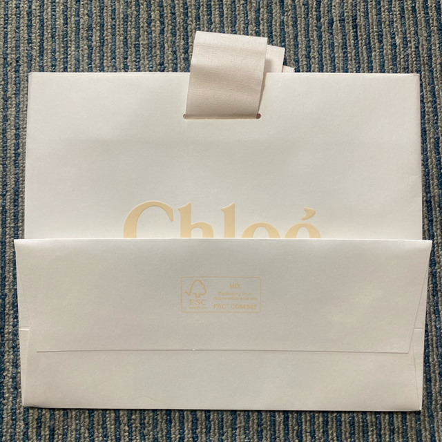 Chloe(クロエ)のクロエ　紙袋　リボン付 レディースのバッグ(ショップ袋)の商品写真