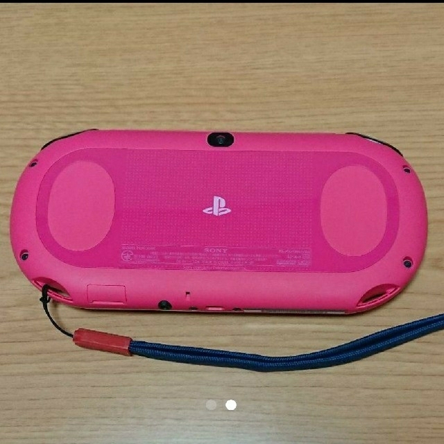 PlayStation Vita(プレイステーションヴィータ)の⭐美品⭐PlayStation Vita Wi-Fiモデル⭐ピンクブラック⭐ エンタメ/ホビーのゲームソフト/ゲーム機本体(携帯用ゲーム機本体)の商品写真