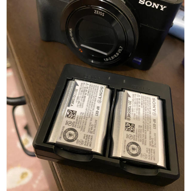 SONY(ソニー)のSONY RX100V DSC-RX100M5 スマホ/家電/カメラのカメラ(コンパクトデジタルカメラ)の商品写真