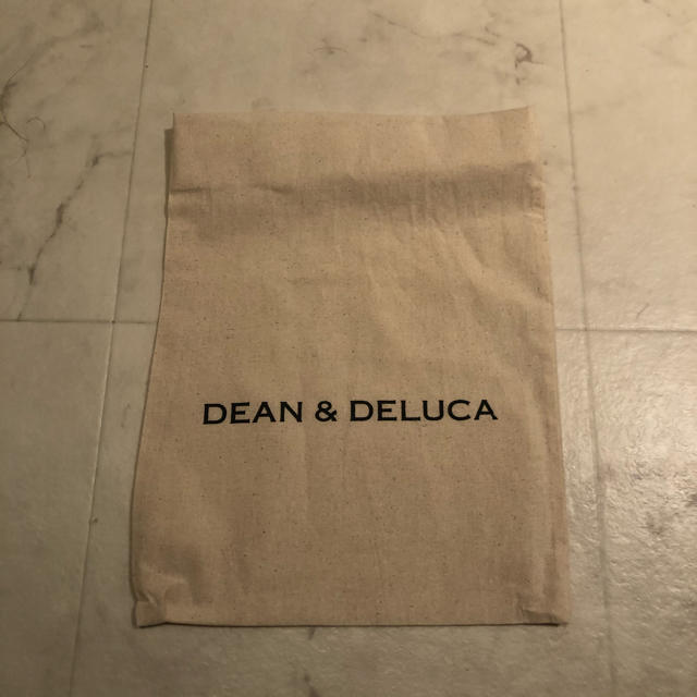 DEAN & DELUCA(ディーンアンドデルーカ)のDEAN  & DELCA巾着 レディースのファッション小物(ポーチ)の商品写真
