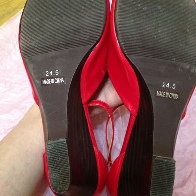 F i.n.t(フィント)のベルト付き赤ミュール レディースの靴/シューズ(ミュール)の商品写真