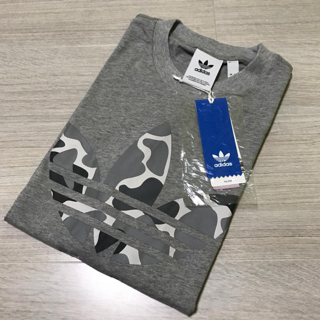 adidas(アディダス)のadidas Tシャツ  メンズのトップス(Tシャツ/カットソー(半袖/袖なし))の商品写真
