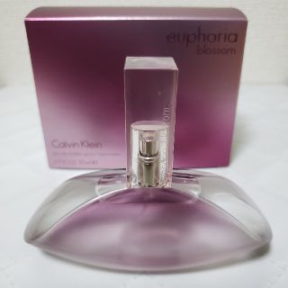 カルバンクライン(Calvin Klein)の☆新品　カルバンクラインユーフォリアブロッサム オードトワレ 50ml☆(香水(女性用))