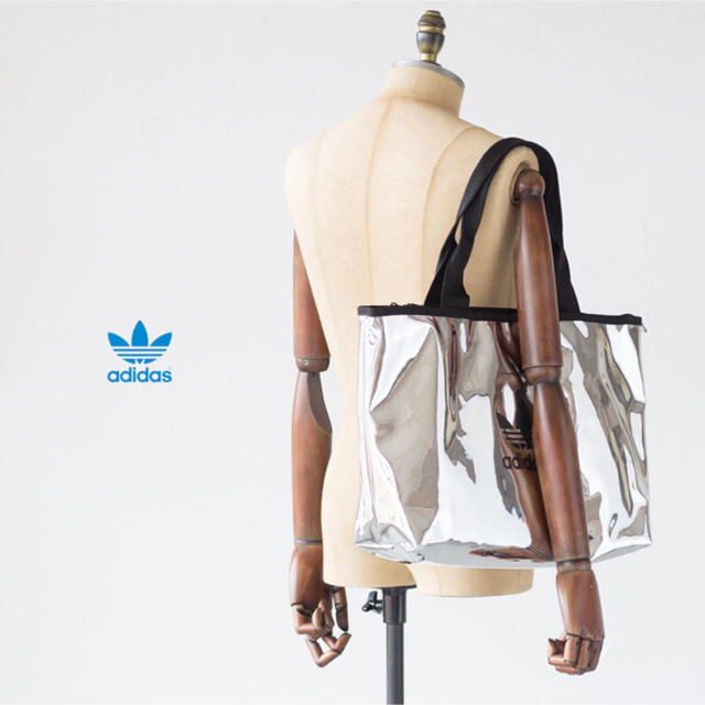 adidas(アディダス)の【専用】adidas トートバッグ&ウェストポーチ　2点　シルバー レディースのバッグ(トートバッグ)の商品写真