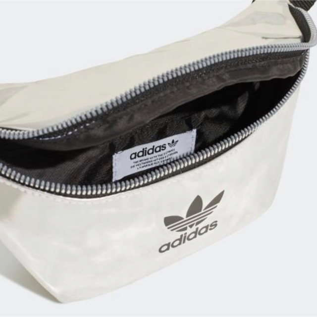 adidas(アディダス)の【専用】adidas トートバッグ&ウェストポーチ　2点　シルバー レディースのバッグ(トートバッグ)の商品写真