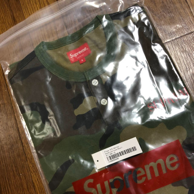 Supreme(シュプリーム)のsupreme  ヘンリーTee 18SS メンズのトップス(Tシャツ/カットソー(半袖/袖なし))の商品写真