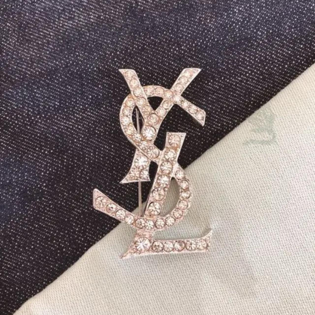 YSL ロゴ　ブローチ