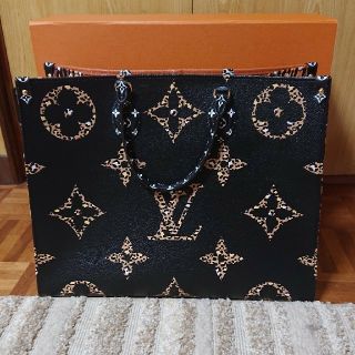 ルイヴィトン(LOUIS VUITTON)のたっきー様専用 ルイヴィトン オンザゴー GM ジャングル(その他)