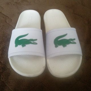 ラコステ(LACOSTE)のラコステ ワニ柄シャワーサンダル　サイズ42(サンダル)