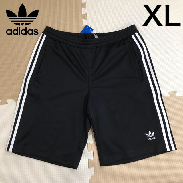 adidas(アディダス)の専用☆ハーフパンツ1点　TシャツXL2点　3点セット メンズのパンツ(ショートパンツ)の商品写真