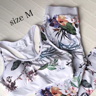 パッド付き❀ ヨガウェア　トレーニングウェア　size M(ヨガ)