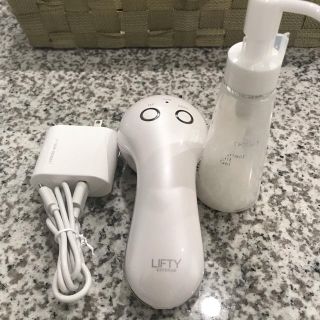 リフティ　美顔器　美品(フェイスケア/美顔器)