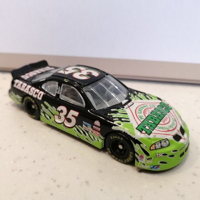 値下げしました。ミニカー　NASCAR仕様　PONTIAC エンタメ/ホビーのおもちゃ/ぬいぐるみ(ミニカー)の商品写真