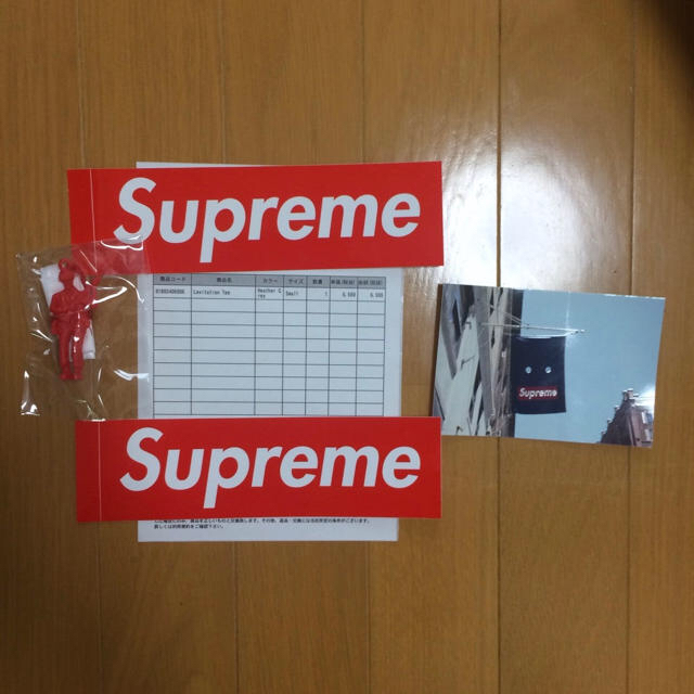 Supreme(シュプリーム)のsupreme Levitation tee sサイズ  メンズのトップス(Tシャツ/カットソー(半袖/袖なし))の商品写真