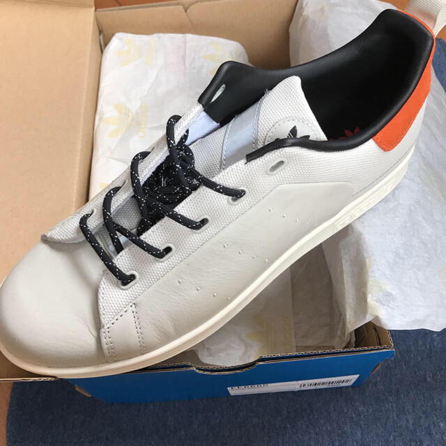 adidasSTAN SMITHスニーカー(EE6665)