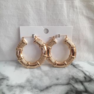 フォーエバートゥエンティーワン(FOREVER 21)のバンブーピアス forever21 フォーエバー フープ ゴールド　gold(ピアス)