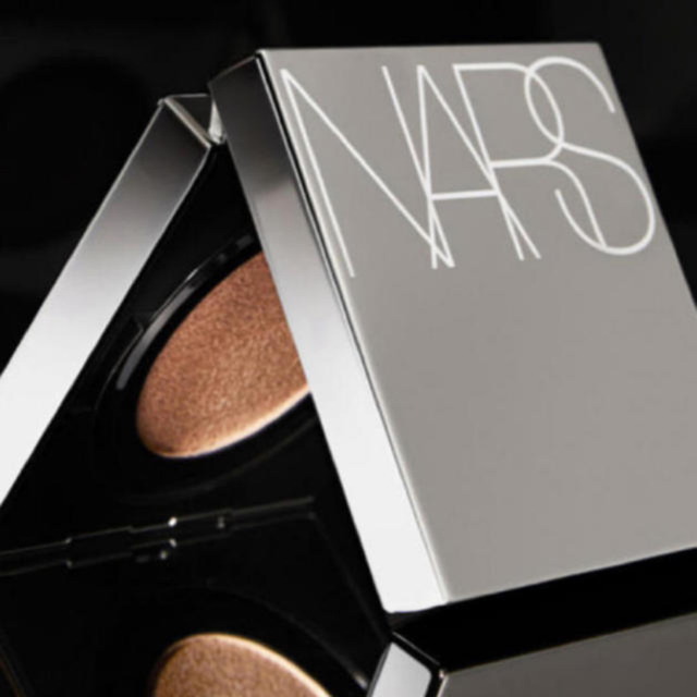 NARS(ナーズ)のNARSクッションファンデケース 限定品 新品未使用 コスメ/美容のメイク道具/ケアグッズ(ボトル・ケース・携帯小物)の商品写真