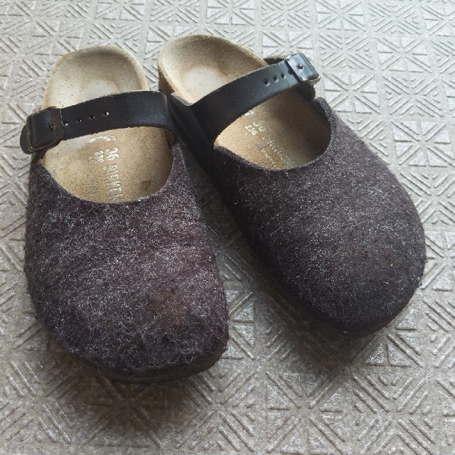 BIRKENSTOCK(ビルケンシュトック)のビルケンシュトック　36　フェルト生地　サンダル レディースの靴/シューズ(サンダル)の商品写真