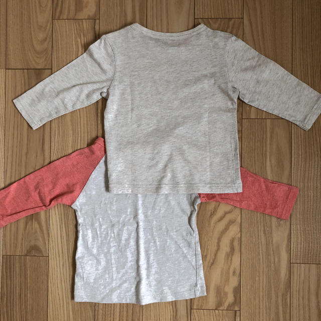 MUJI (無印良品)(ムジルシリョウヒン)の長袖Tシャツ　2点セット　80㎝ キッズ/ベビー/マタニティのベビー服(~85cm)(Ｔシャツ)の商品写真