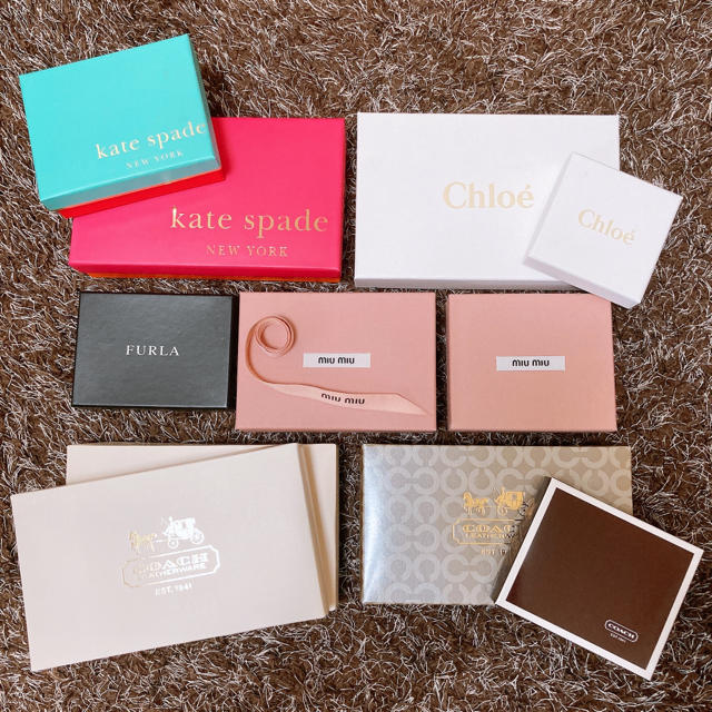 miumiu(ミュウミュウ)のブランド　箱 レディースのファッション小物(財布)の商品写真