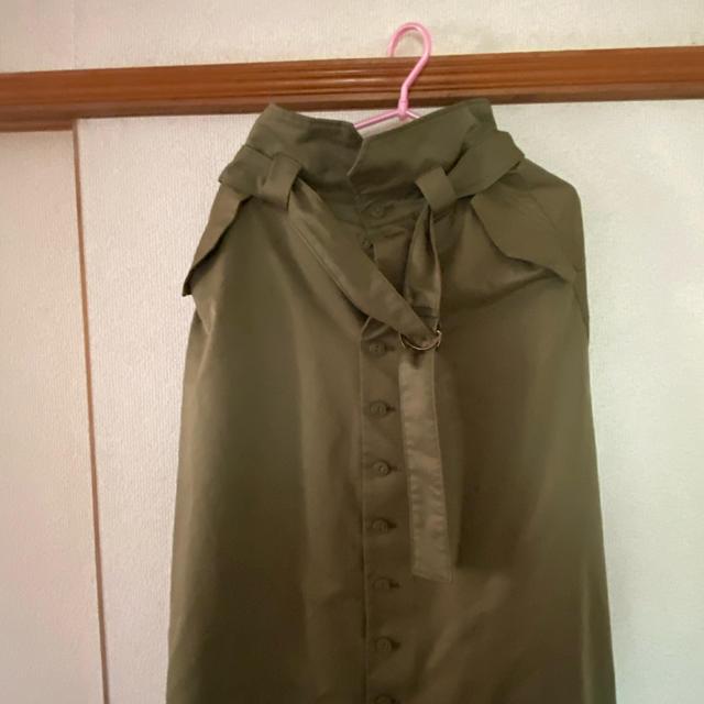 JEANASIS(ジーナシス)のジーナシスベルト付きフレアースカート、カーキ レディースのスカート(ひざ丈スカート)の商品写真