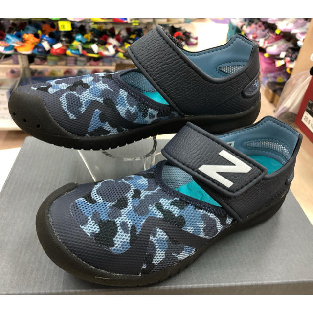 New Balance(ニューバランス)のニューバランス YO208 24.0cm ジュニア アクア サマーシューズ キッズ/ベビー/マタニティのキッズ靴/シューズ(15cm~)(サンダル)の商品写真