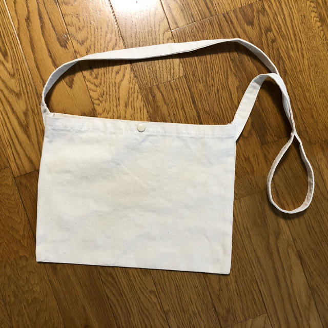 【piyo様専用】キャンバス生地サコッシュ レディースのバッグ(メッセンジャーバッグ)の商品写真