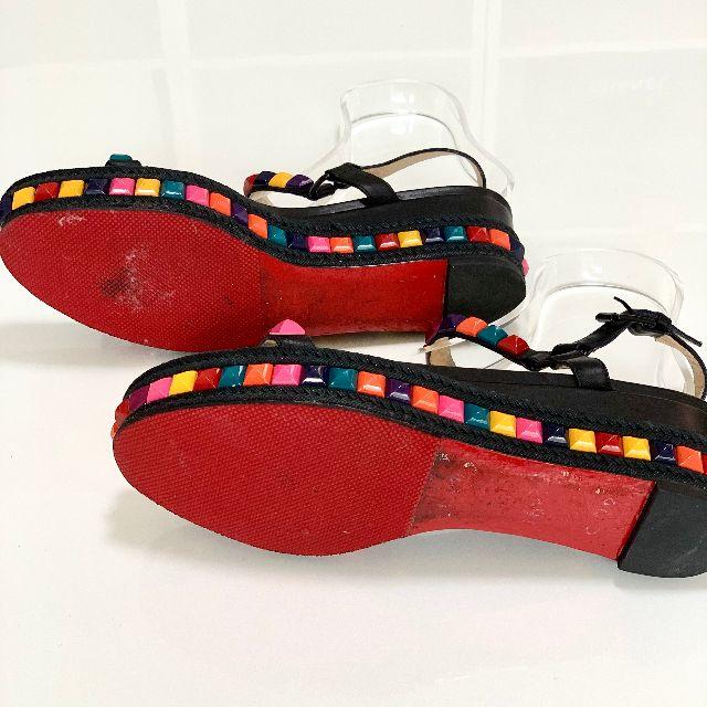 Christian Louboutin(クリスチャンルブタン)の975 クリスチャンルブタン マルチカラー スタッズサンダル レディースの靴/シューズ(サンダル)の商品写真