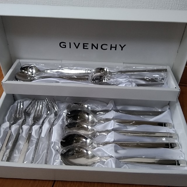 GIVENCHY(ジバンシィ)のGIVENCHY　フォークスプーンセット キッズ/ベビー/マタニティの授乳/お食事用品(スプーン/フォーク)の商品写真