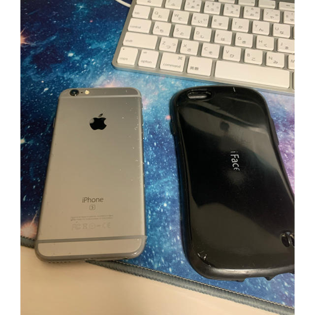 Apple(アップル)のiPhone６s シルバー スマホ/家電/カメラのスマートフォン/携帯電話(スマートフォン本体)の商品写真