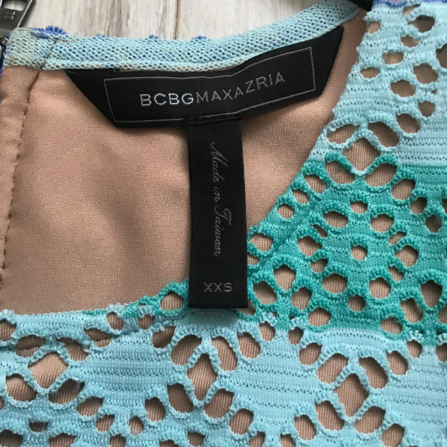 BCBGMAXAZRIA(ビーシービージーマックスアズリア)のBCBG MAXAZRIA  ワンピース レディースのワンピース(ひざ丈ワンピース)の商品写真