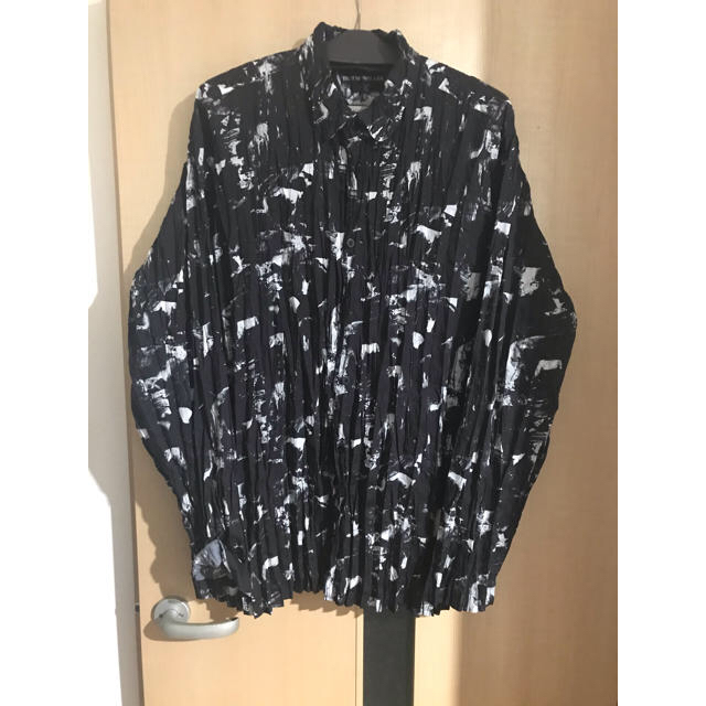 ISSEY MIYAKE(イッセイミヤケ)のissey miyake men 17ss 総柄プリーツシャツ　サイズ4 メンズのトップス(シャツ)の商品写真