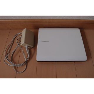 トウシバ(東芝)の★ポータブル DVDプレーヤー★東芝 TOSHIBA★SD-P75SW★(DVDプレーヤー)