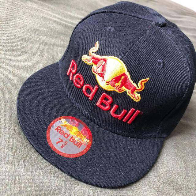 NEW ERA(ニューエラー)のRed Bull 7 5/8 NEW ERA キャップ メンズの帽子(キャップ)の商品写真