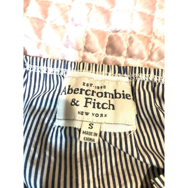 Abercrombie&Fitch(アバクロンビーアンドフィッチ)のアバクロ ワンピース 紺ストライプ　Sサイズ レディースのワンピース(ミニワンピース)の商品写真