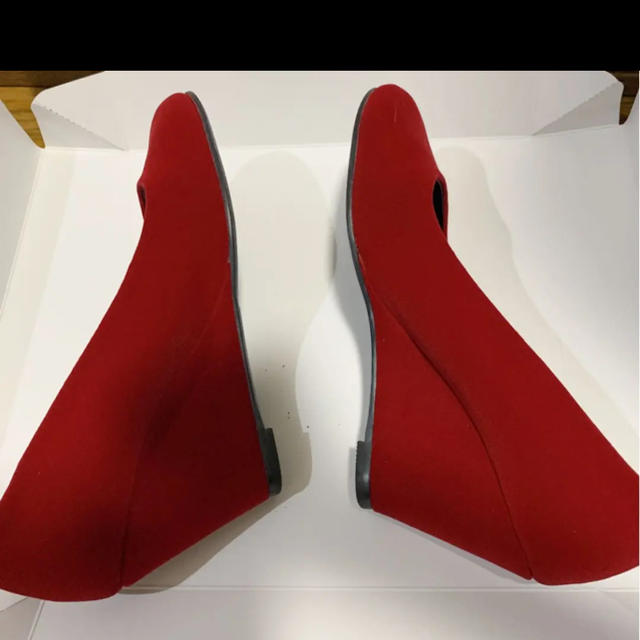 PEACH JOHN(ピーチジョン)の赤スエードパンプス レディースの靴/シューズ(ハイヒール/パンプス)の商品写真