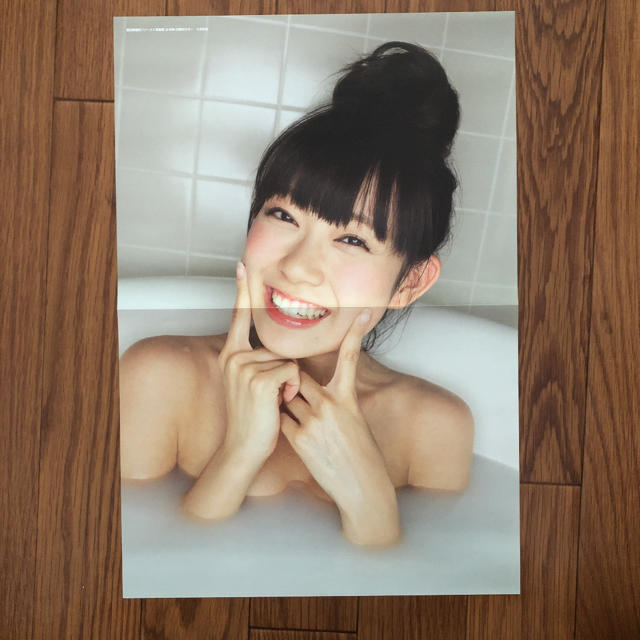 みる神 渡辺美優紀ファ－スト写真集 エンタメ/ホビーの本(アート/エンタメ)の商品写真