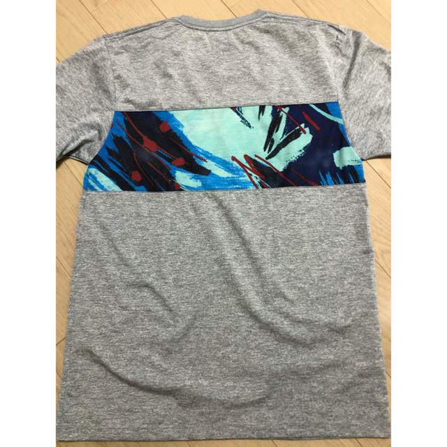 BLUE BLUE(ブルーブルー)のブルーブルー  クイックシルバー　Tシャツ　L メンズのトップス(Tシャツ/カットソー(半袖/袖なし))の商品写真