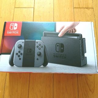 ニンテンドウ(任天堂)の任天堂スイッチ　NINTENDO SWITCH 本体(携帯用ゲーム機本体)