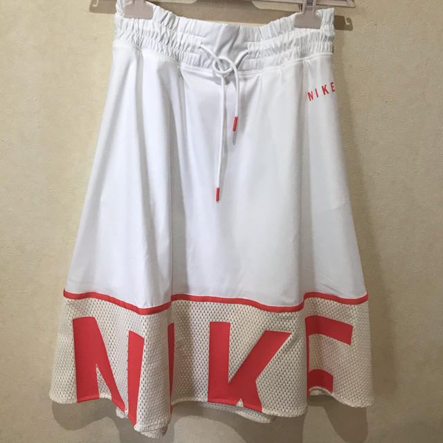 NIKE(ナイキ)のNIKE  メッシュ　スカート レディースのスカート(ロングスカート)の商品写真
